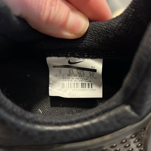 Women’s Nike Dart Shoes - Picture 6 of 6